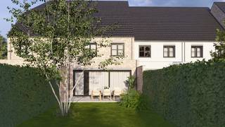 in de zomer 2025 zal er gestart worden met het realiseren van deze 5 prachtige lage energiewoningen.<br />Deze nieuwbouwwoning in een tijdloze pastorijstijl heeft een bewoonbare oppervlakte van ca. 215 m2 en heeft volgende indeling: inkomhal met gastentoilet, een ruime leefruimte met zit- en eethoek, open keuken met aansluitende berging/wasplaats. Op de eerste verdieping bevinden zich drie slaapkamers en een ruime badkamer met toilet. Een vaste trap geeft toegang een volledig afgewerkte zolder met technische ruimte/berging. Deze woning beschikt over een inpandige garage inbegrepen in de prijs.  warmtepomp lucht/water met vloerverwarming <br />Extra troeven: e-peil &lt;20 !!, 8 zonnepanelen, ventilatiesysteem type D, tuinaanleg, terras en oprit is inbegrepen, keuken twv 10.000 euro + btw, sanitair twv 7.000 euro + BTW <br />Alle prijzen zijn exclusief 6 % btw op de constructie en 12% registratierechten op de grond.<br />Maak gerust een afspraak voor een bezoek aan een kijkwoning