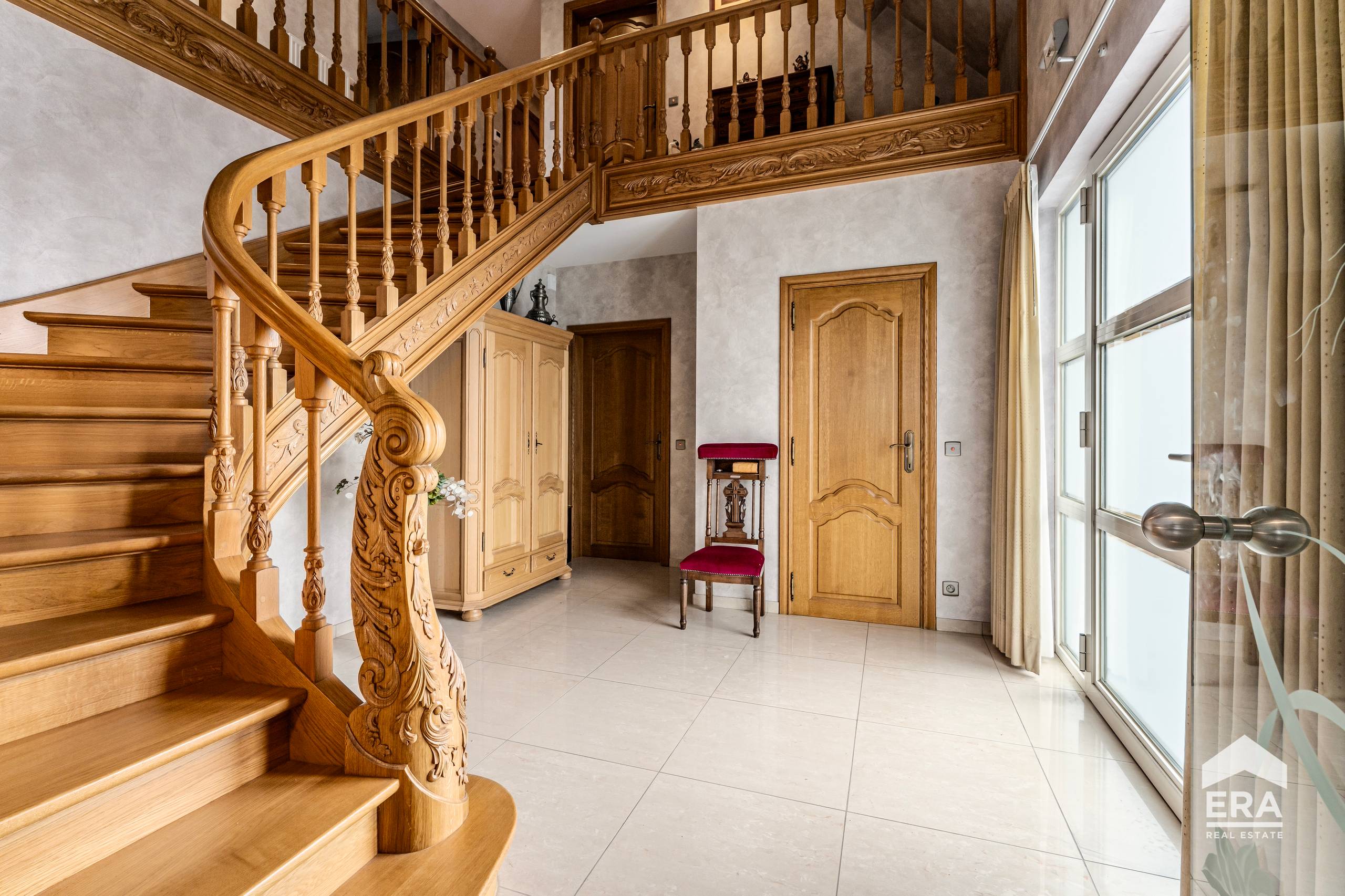 Ruime villa met 5 slaapkamers op 2.008 m², vlak bij de Leie! - foto 4