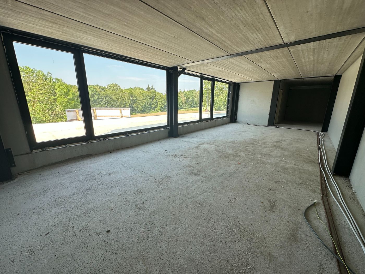 259 m² nieuwbouw KMO-unit met 165 m² kantoren / conciërgewoning te koop - foto 5