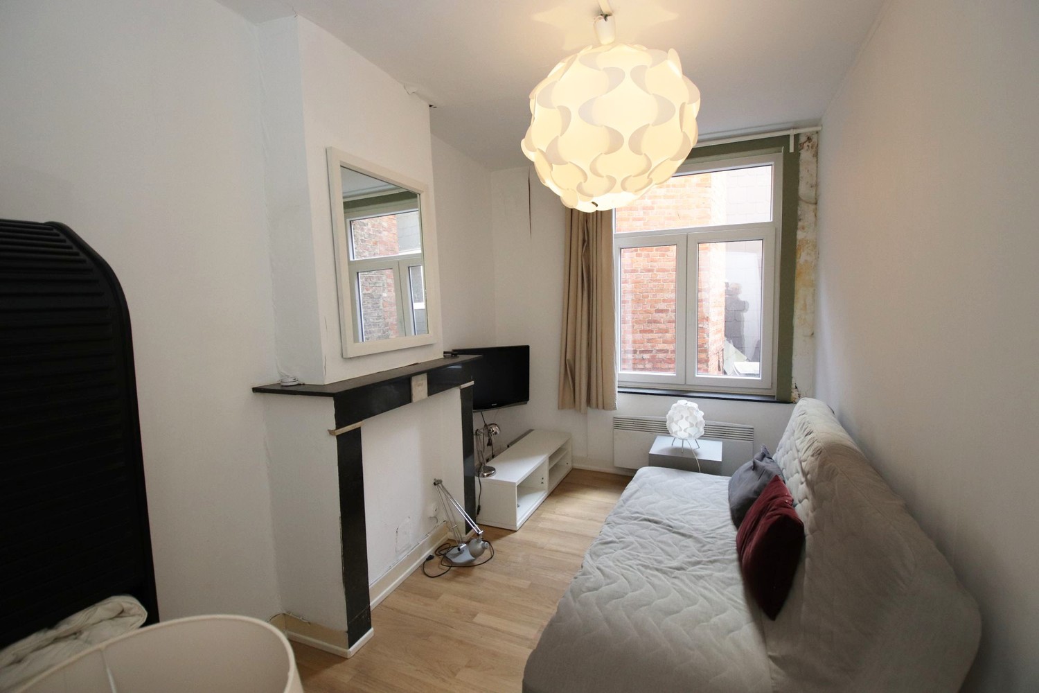 Welgelegen handelshuis met woonst - foto 5