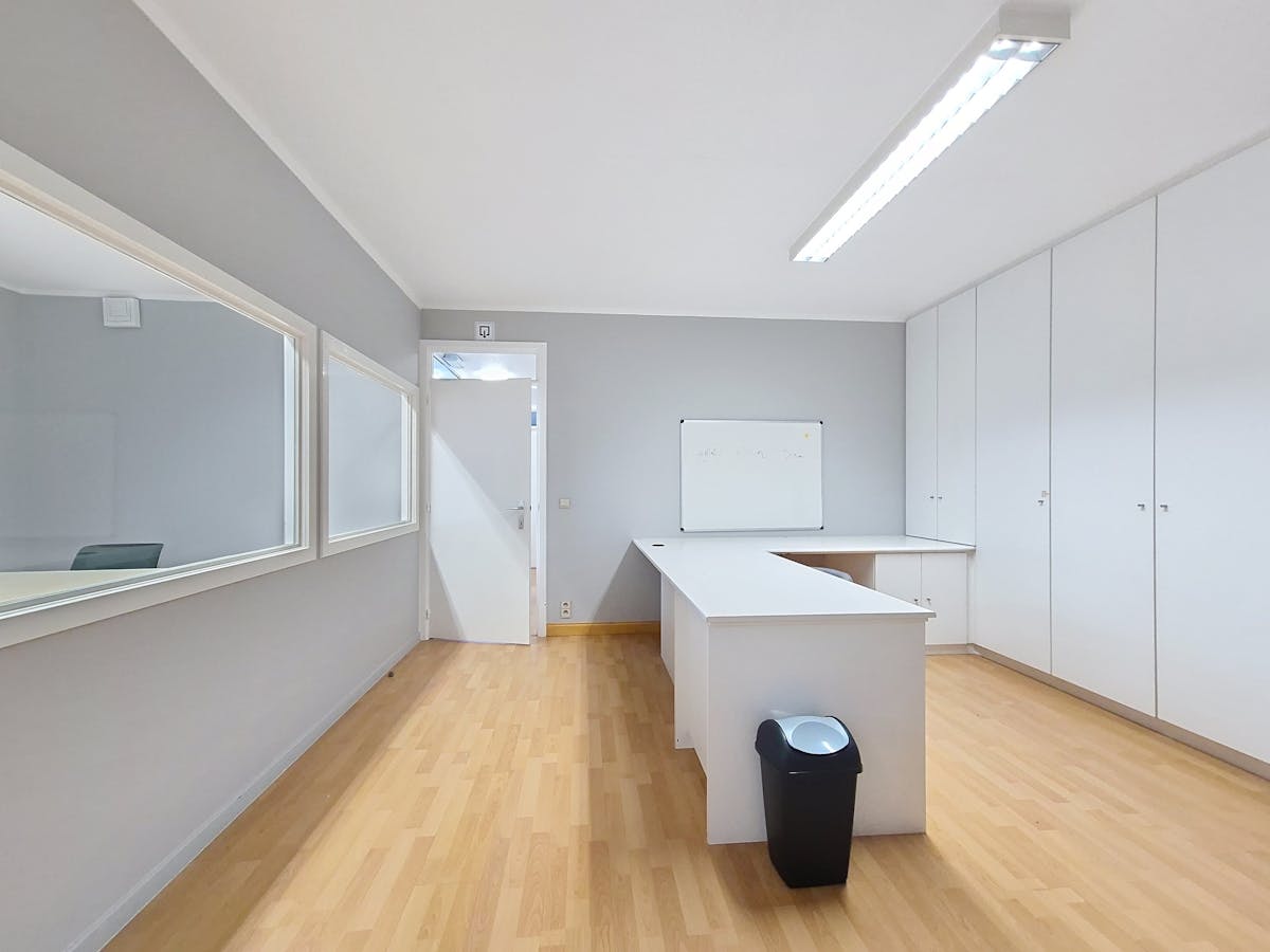 Kantoor (ca. 246 m²) te huur aan de R4 te Gent - foto 4