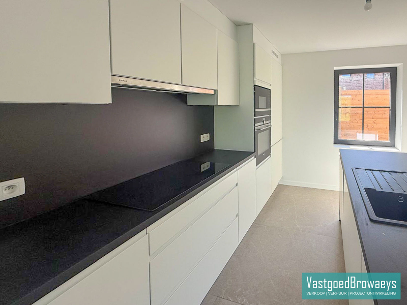 Opgeleverde nieuwbouwwoning met alle comfort - foto 4