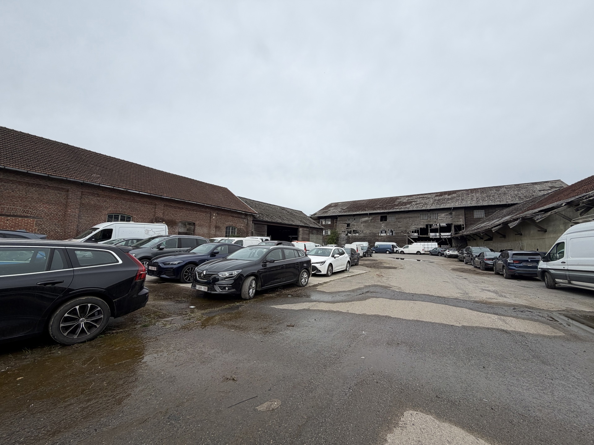 Multifunctionele ruimte te huur in Trazegnies (Courcelles) - foto 4