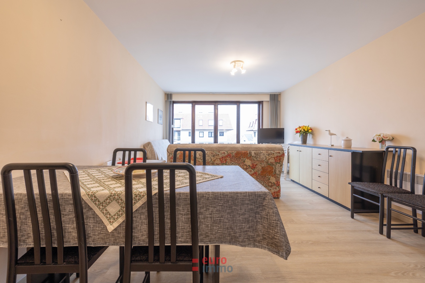 Appartement orienté plein sud avec terrasse dans un domaine vert et paisible, proche de la mer - photo 4