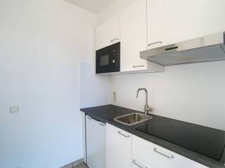 Mooie studio op een goede locatie in het centrum van Leuven gelegen op de derde verdieping.Deze studio bestaat uit een inkomhal, leef-/slaapruimte...