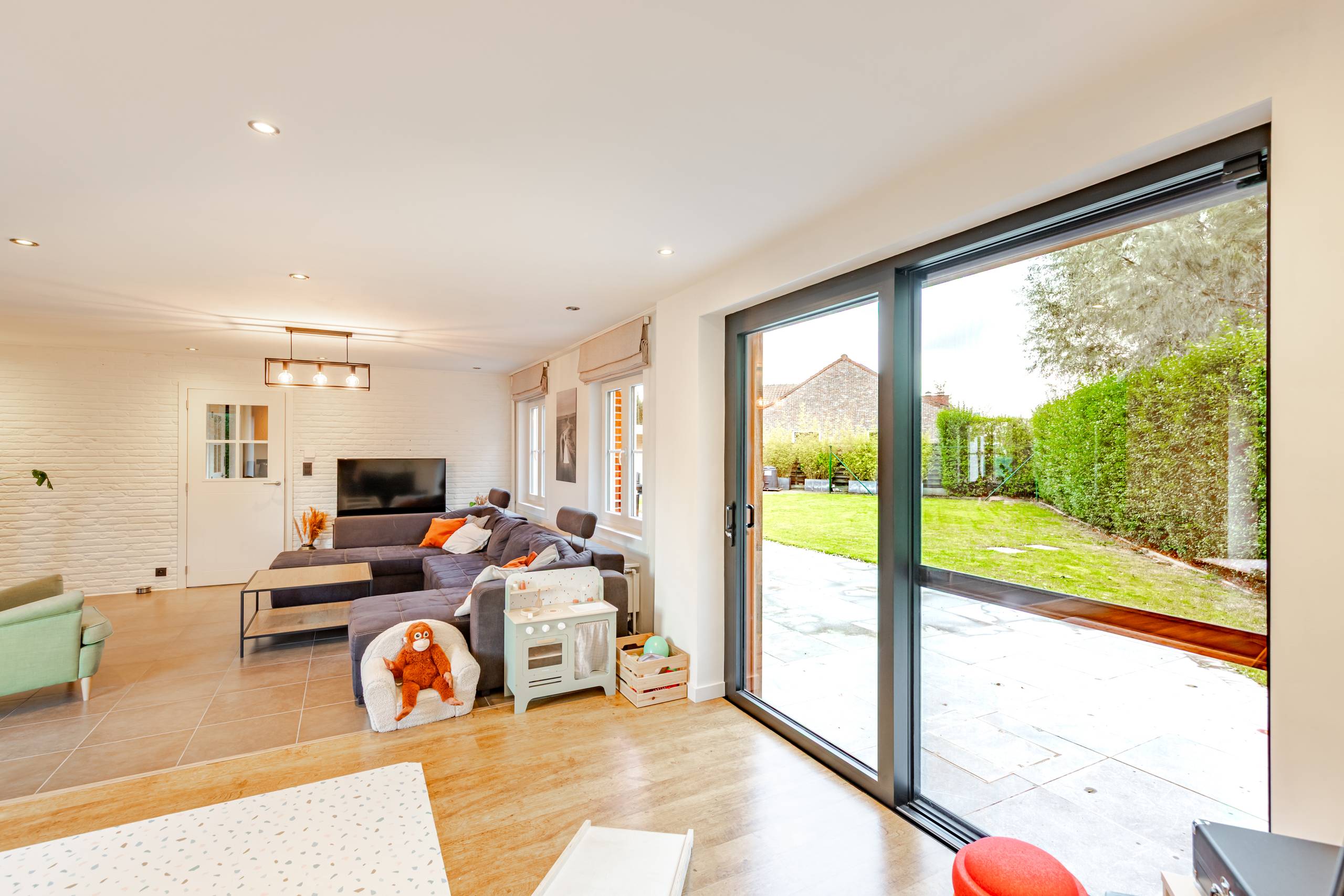 PRACHTIGE VRIJSTAANDE VILLA OMRINGD DOOR GROEN - foto 5