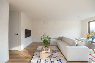 Instapklaar nieuwbouwappartement met tuin Dit gelijkvloersappartement van 81 m² in een recente nieuwbouw combineert comfort, licht en modern wonen...