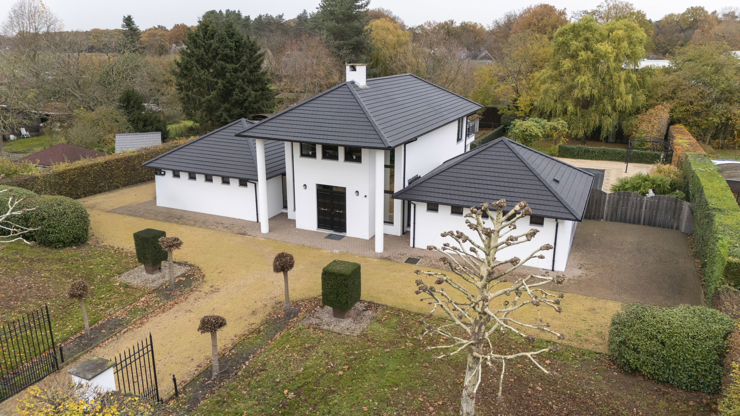 Charmant open bebouwing met panoramisch zicht en grote tuin - foto 1