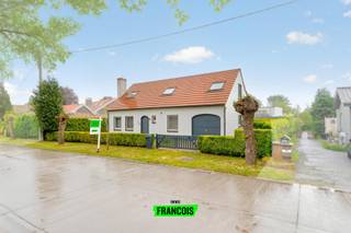 In de rustige Heidelaan 101 in De Haan – Vosseslag vinden we deze fantastische instapklare woning terug op een prachtig perceel van maar liefst...