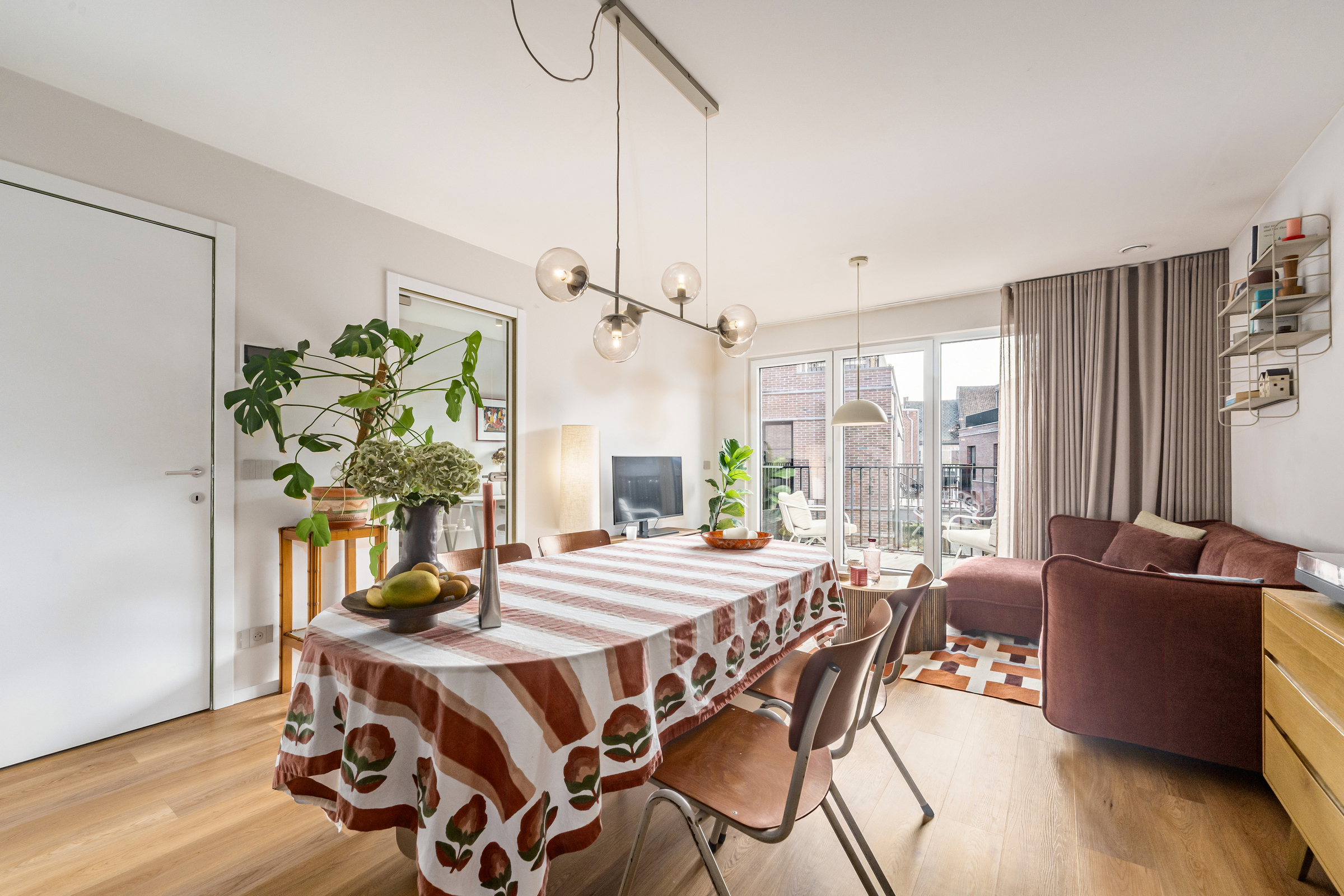 Lichtrijk 3-slpk-appartement met staanplaats vlakbij centrum - foto 4