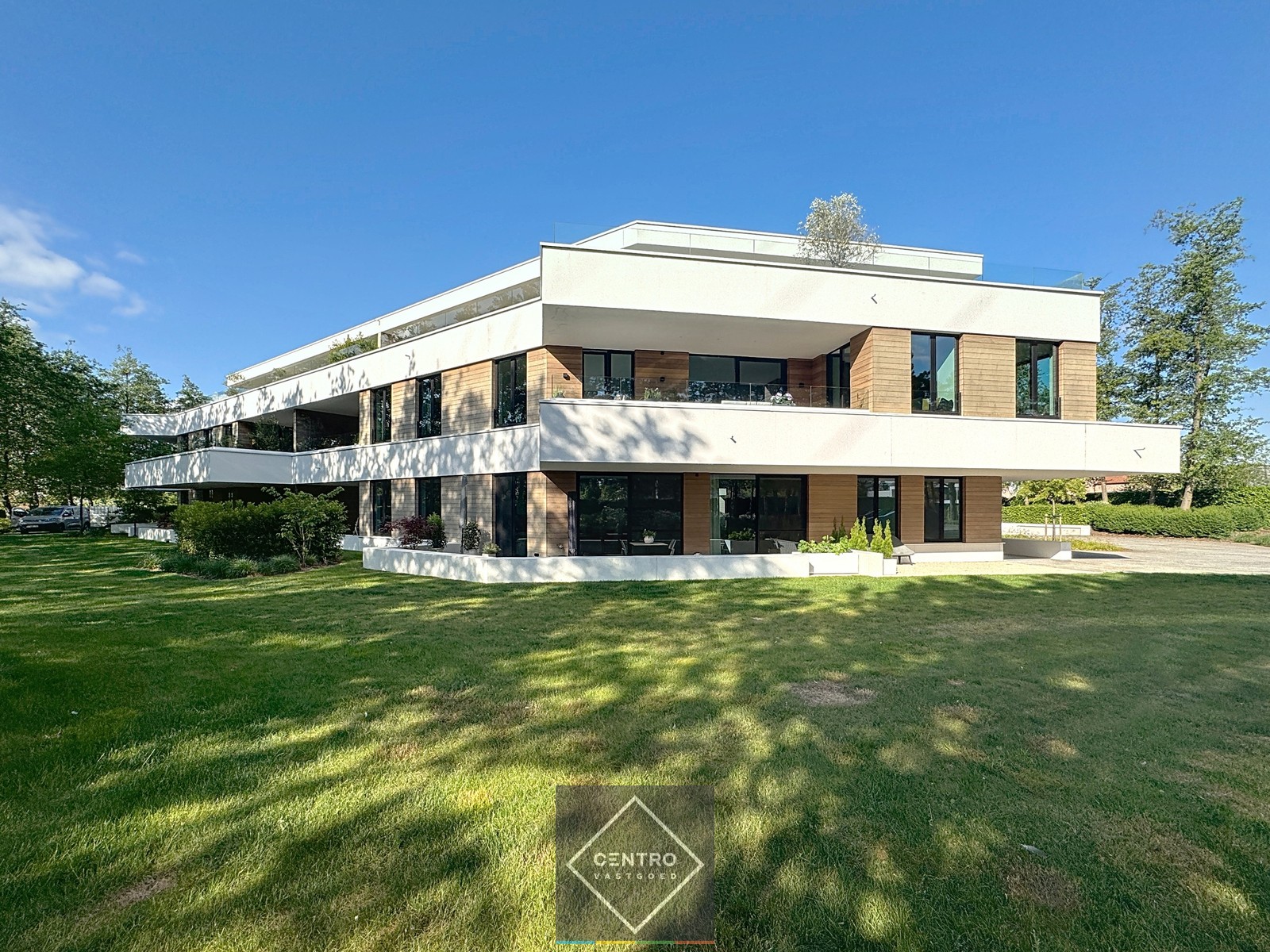 Exclusief & luxueus afgewerkt ("Obumex") VILLA-APPARTEMENT met prachtig TERRAS in een groene omgeving met ALLE PRIVACY! - photo 2
