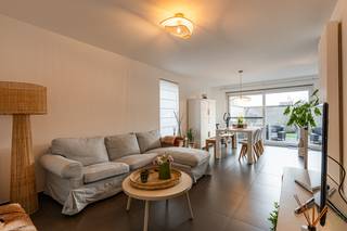 In een rustige doodlopende verkaveling nabij de Oostveldstraat, centraal gelegen te Eeklo, bevindt zich dit instapklare en energiezuinige...