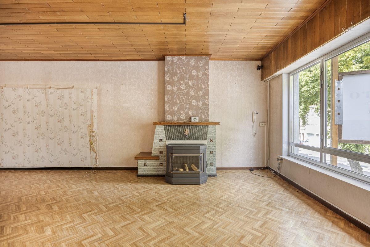 Te renoveren woning met grote garage - foto 5