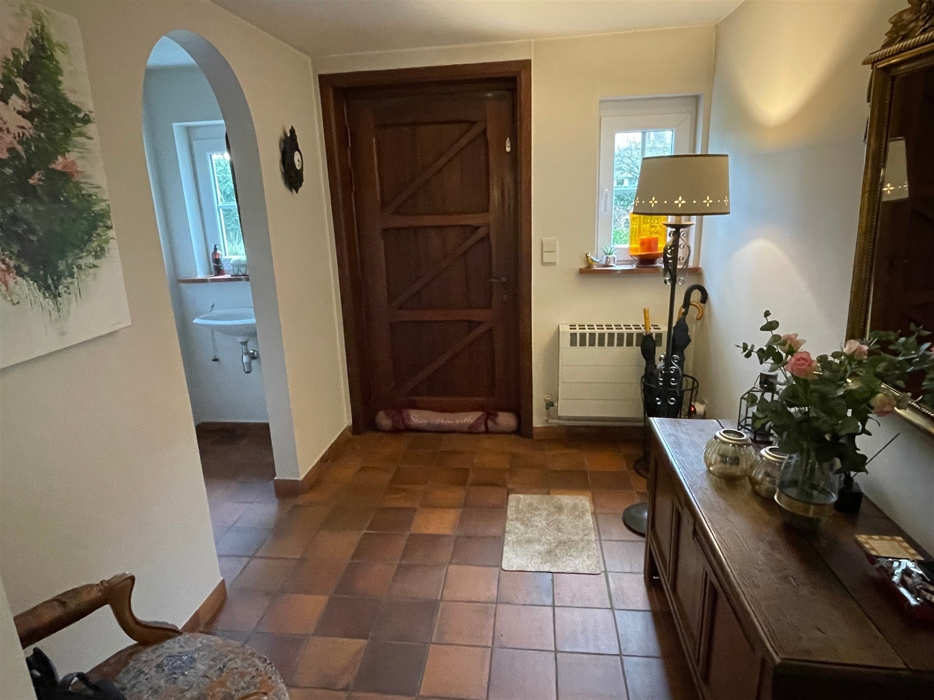 Prachtig midden in het groen gelegen villa in landelijke stijl met tuin en garage. - foto 3