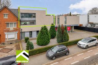 Cet appartement en duplex spacieux est situé au premier et deuxième étage d'un bâtiment récent (2009) avec une grande terrasse à l'avant et...