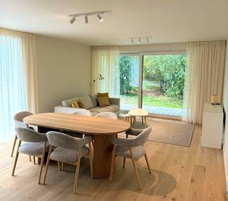 Welkom in dit modern en instapklaar gelijkvloers appartement met 1 slaapkamer in Residentie Vijverzicht — een rustige, groene woonomgeving...
