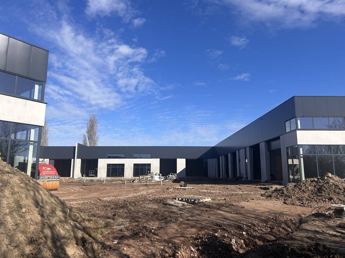 Nieuwbouw KMO-unit (144 m²) te huur – Bedrijvenpark De Rick - foto 2