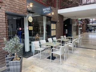 Volledig instapklaar horecapand met terras in Shopping 2 – GenkTe huur: een volledig instapklaar horecapand van ca. 100 m² met ruim terras, gelegen...