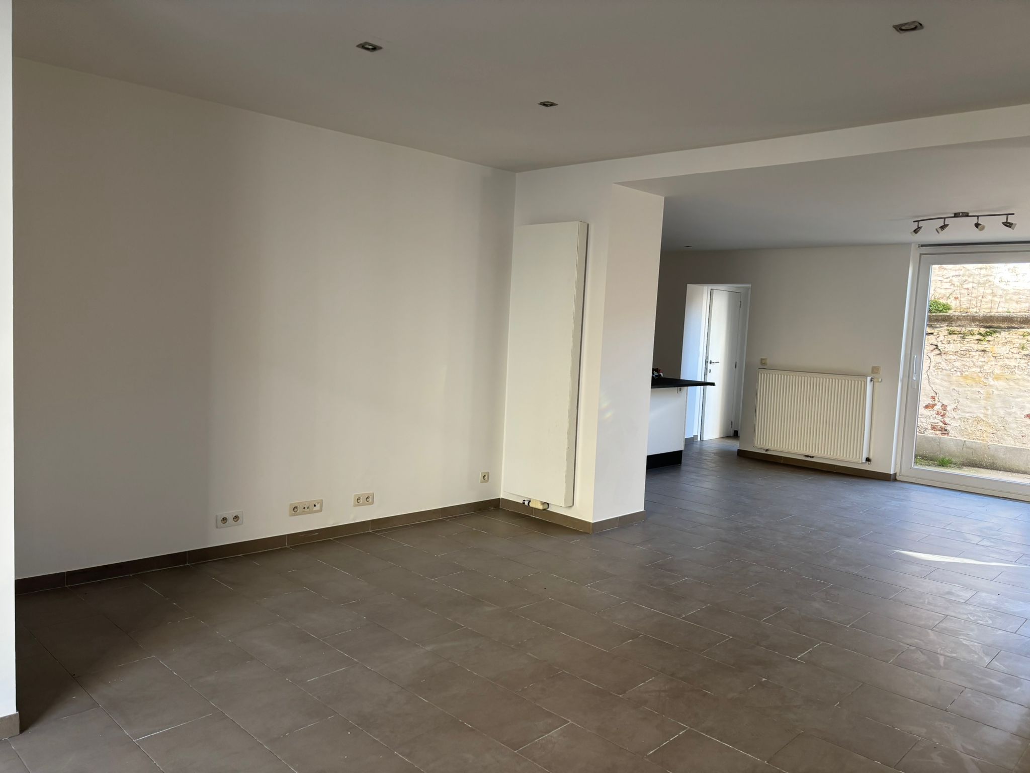 Gezellige gesloten woning in centrum Veurne - foto 4