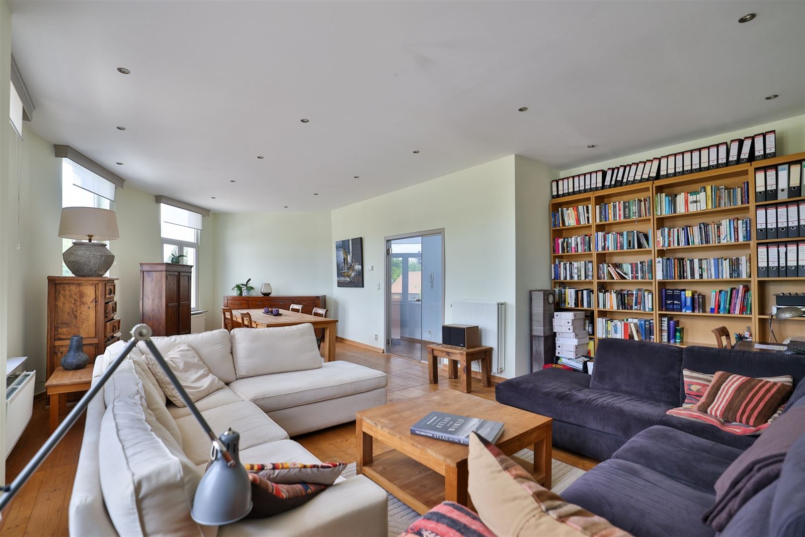 Polyvalent eigendom met handelsgelijkvloers en duplex appartement - foto 5