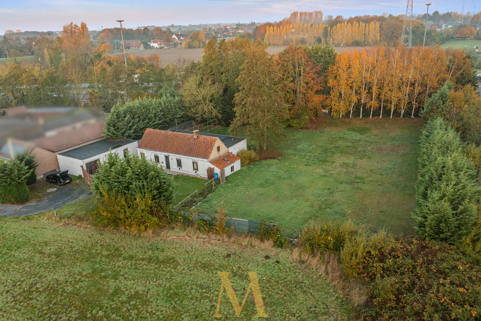 Te renoveren woning met ruim bijgebouw op groot perceel in rustige, doodlopende straat te Waregem - foto 2