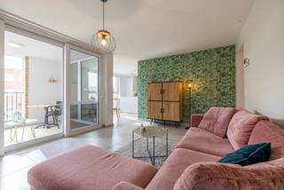 À VENDRE À GANDCet appartement très récent est situé dans un emplacement privilégié, dans une rue calme d'un nouveau lotissement. La proximité des...