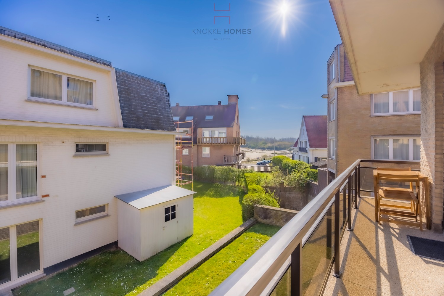 Mooi gerenoveerd hoekappartement in een villa-residentie vlakbij de zeedijk in Duinbergen - photo 3