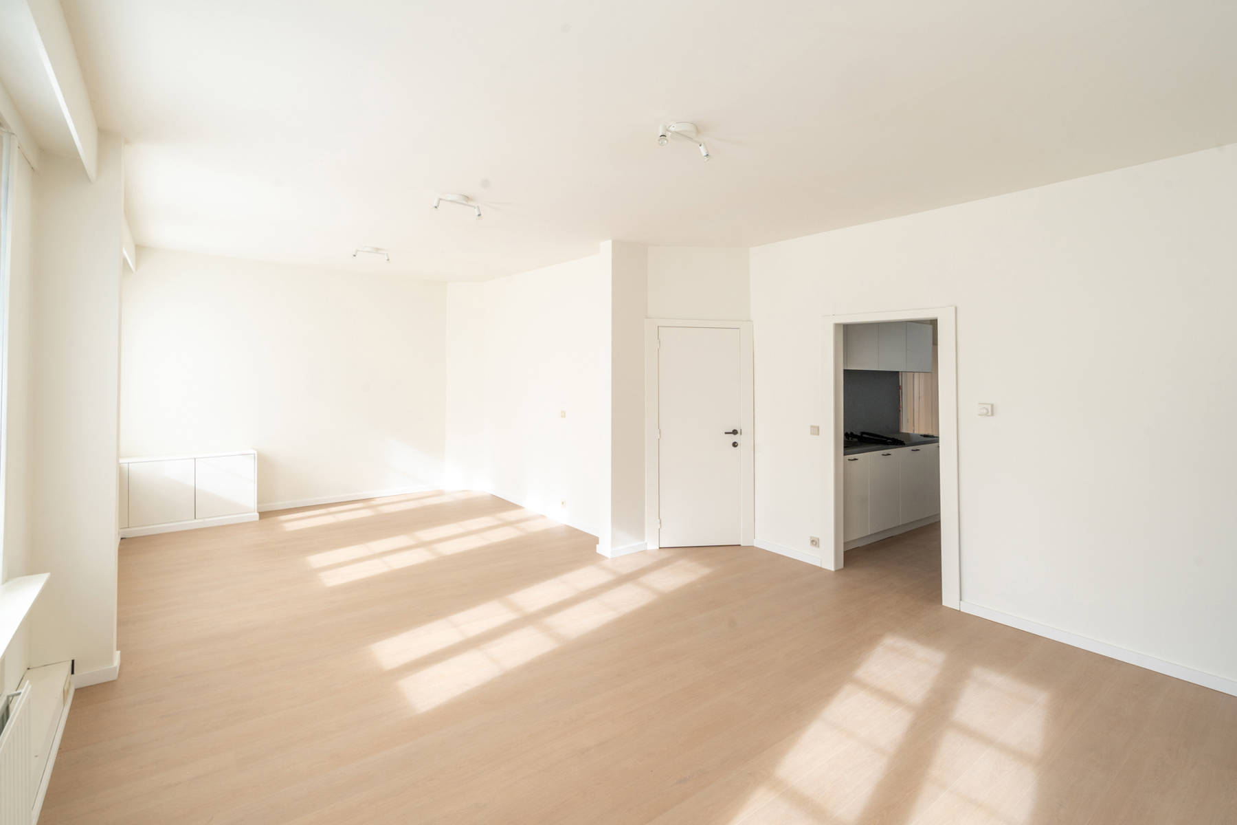 VERNIEUWD APPARTEMENT MET 3 SLAAPKAMERS - foto 5