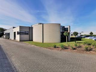 Goed onderhouden en polyvalent bedrijfsgebouw, gelegen op het industrieterrein van Heverlee/Haasrode met een vlotte bereikbaarheid (vlakbij de...