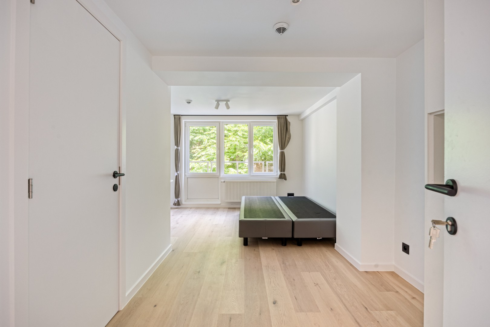 Volledig gerenoveerde studentenkamer in residentie met 29 studentenkamers met eigen sanitair en terras in hartje Leuven - EPC label A! - foto 1