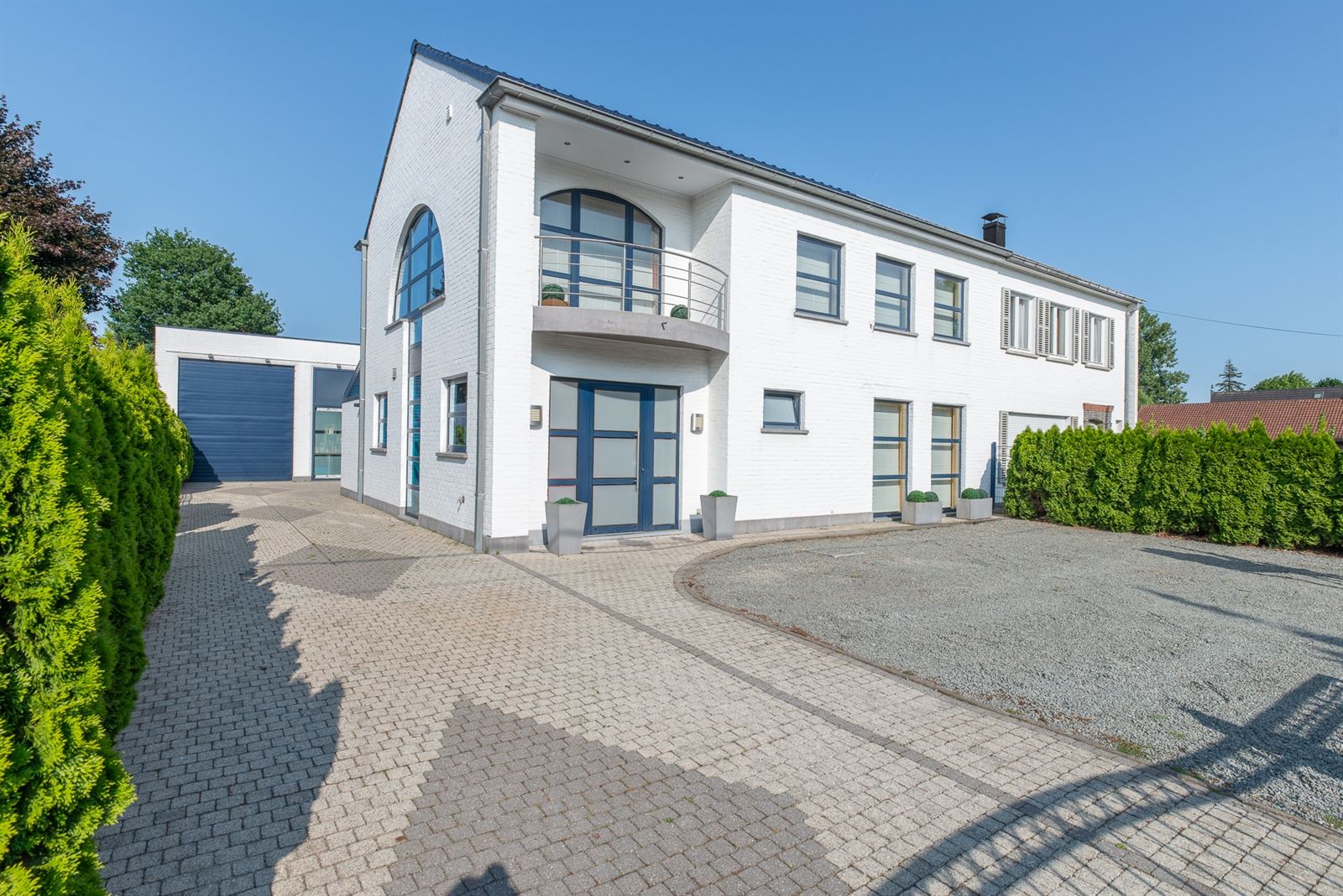Instapklare gezinswoning met dubbele garage - foto 1