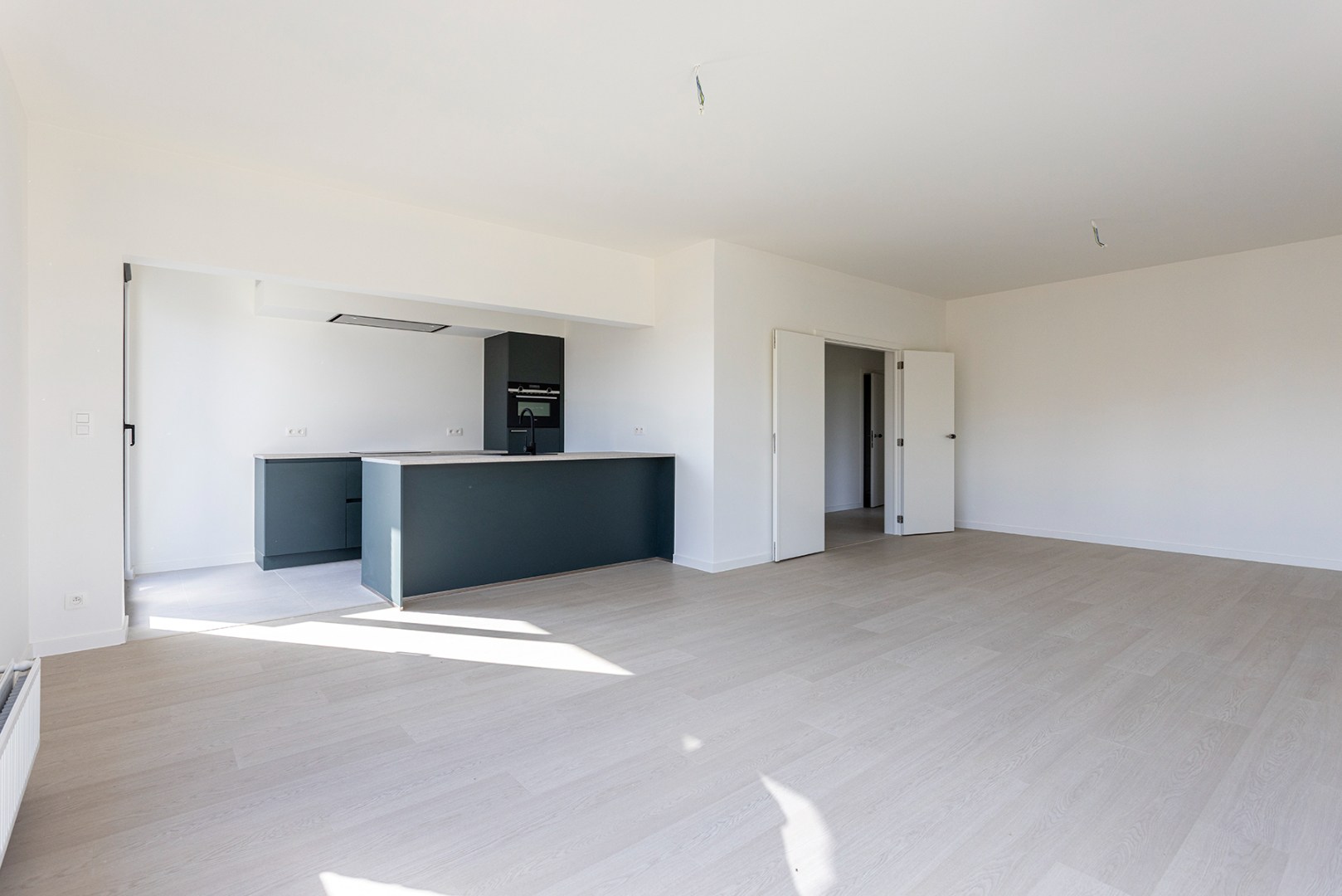 Ruim vernieuwbouw 2-slaapkamer appartement nabij De Roma! - foto 4