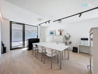 Ontdek deze volledig afgewerkte, lichtrijke kantoorruimte op een toplocatie in het prestigieuze nieuwbouwproject Elysia Park te Edegem. Dankzij...