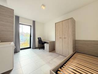 Deze recente studentenresidentie kan je terugvinden in het hart van Leuven, nabij de Dijle.Deze residentie is uitgerust met 12 studentenkamers,...