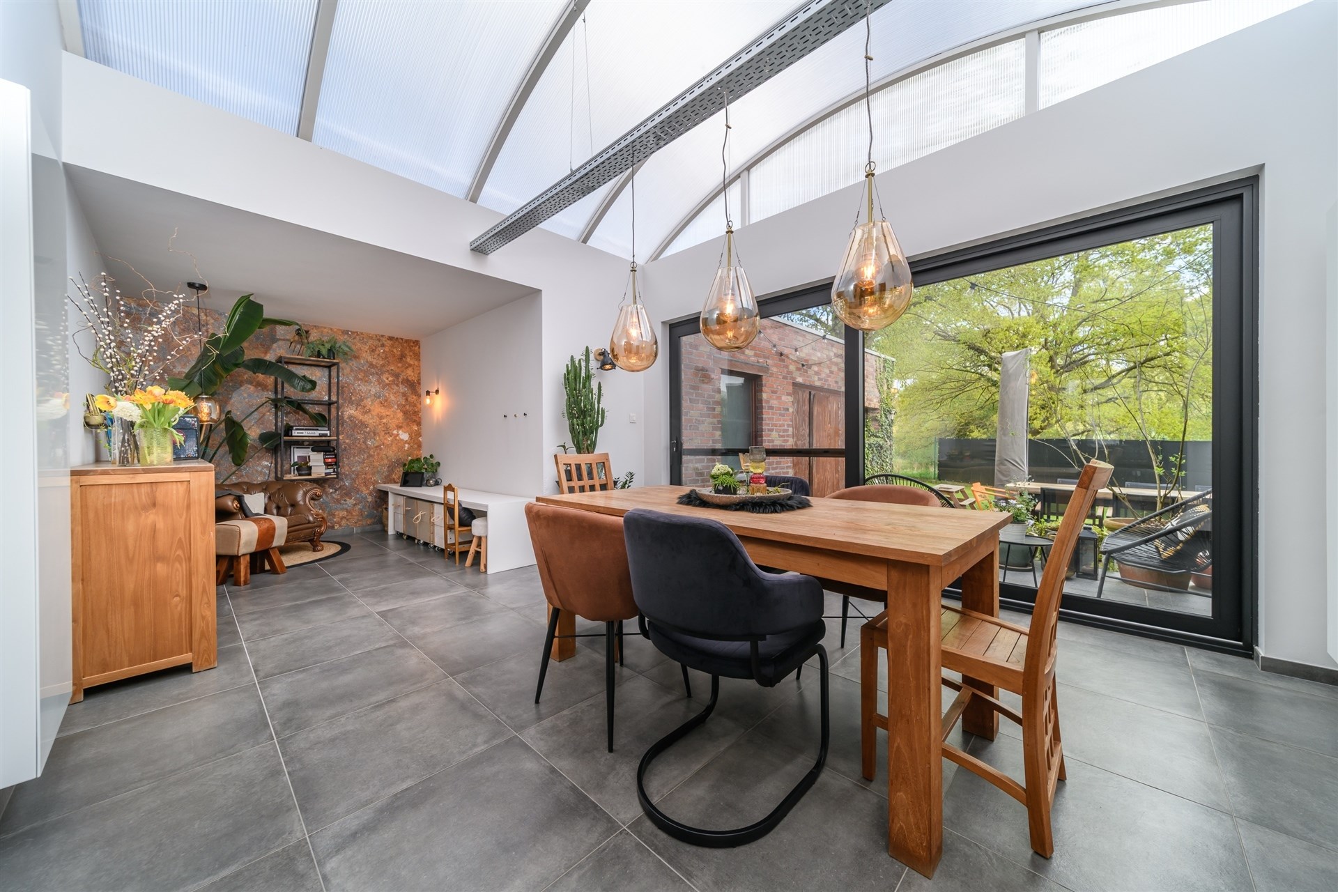 Ruime en instapklare woning met tal van mogelijkheden - foto 5