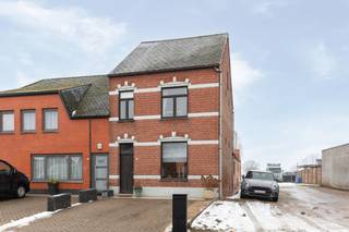 Toffe woning met 3 slaapkamers op een mooi perceel van 500m². Op fietsafstand van Nike. EPC 350 kWh/m² Label D.Ligging: gelegen tussen Klein Vorst en...