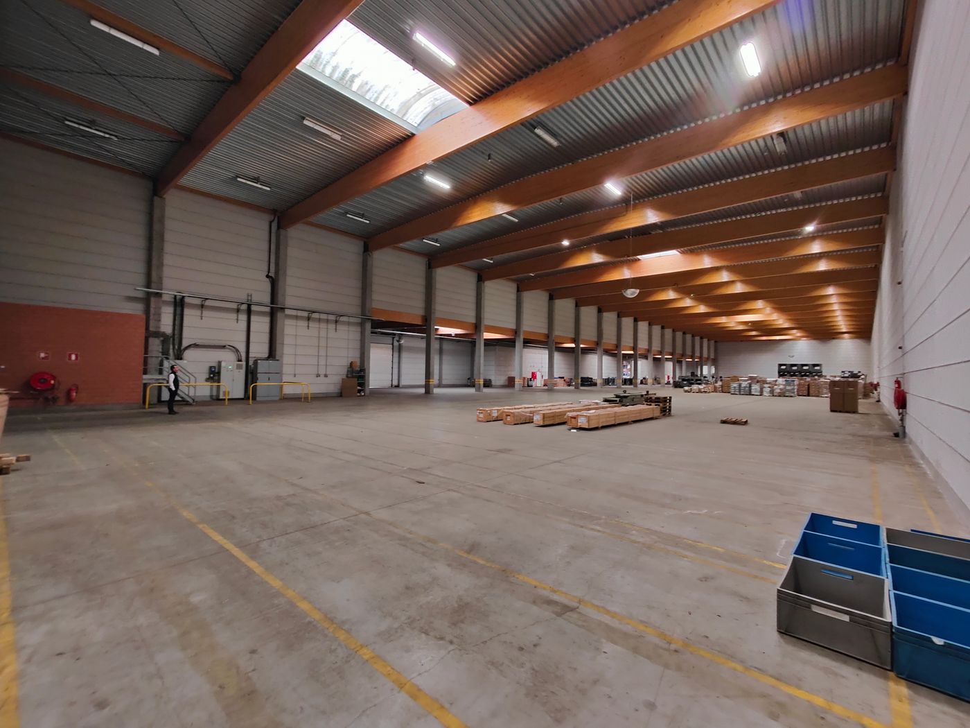 Logistiek hoogbouw magazijn van 4.025 m² te huur nabij de A10 - photo 3