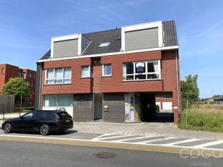 Appartement te koop in het centrum van BrechtDit gezellig en goed onderhouden appartement bevindt zich op de eerste verdieping (rechts) van een...