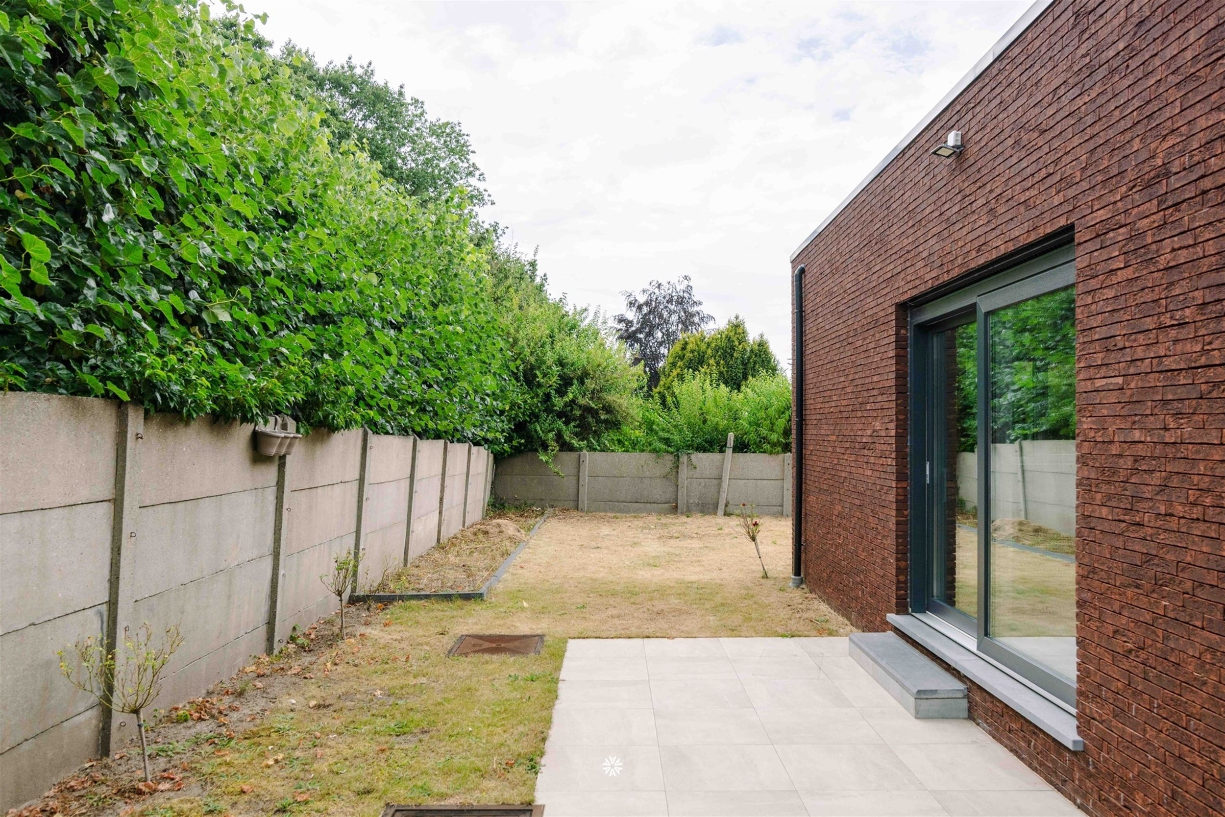 Volledig gerenoveerde en energiezuinige halfopen bebouwing met lichtrijke leefruimte en tuin - foto 5