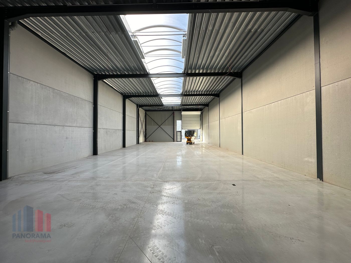 358 m² nieuwbouw KMO-unit op 460 m² terrein te koop - foto 1