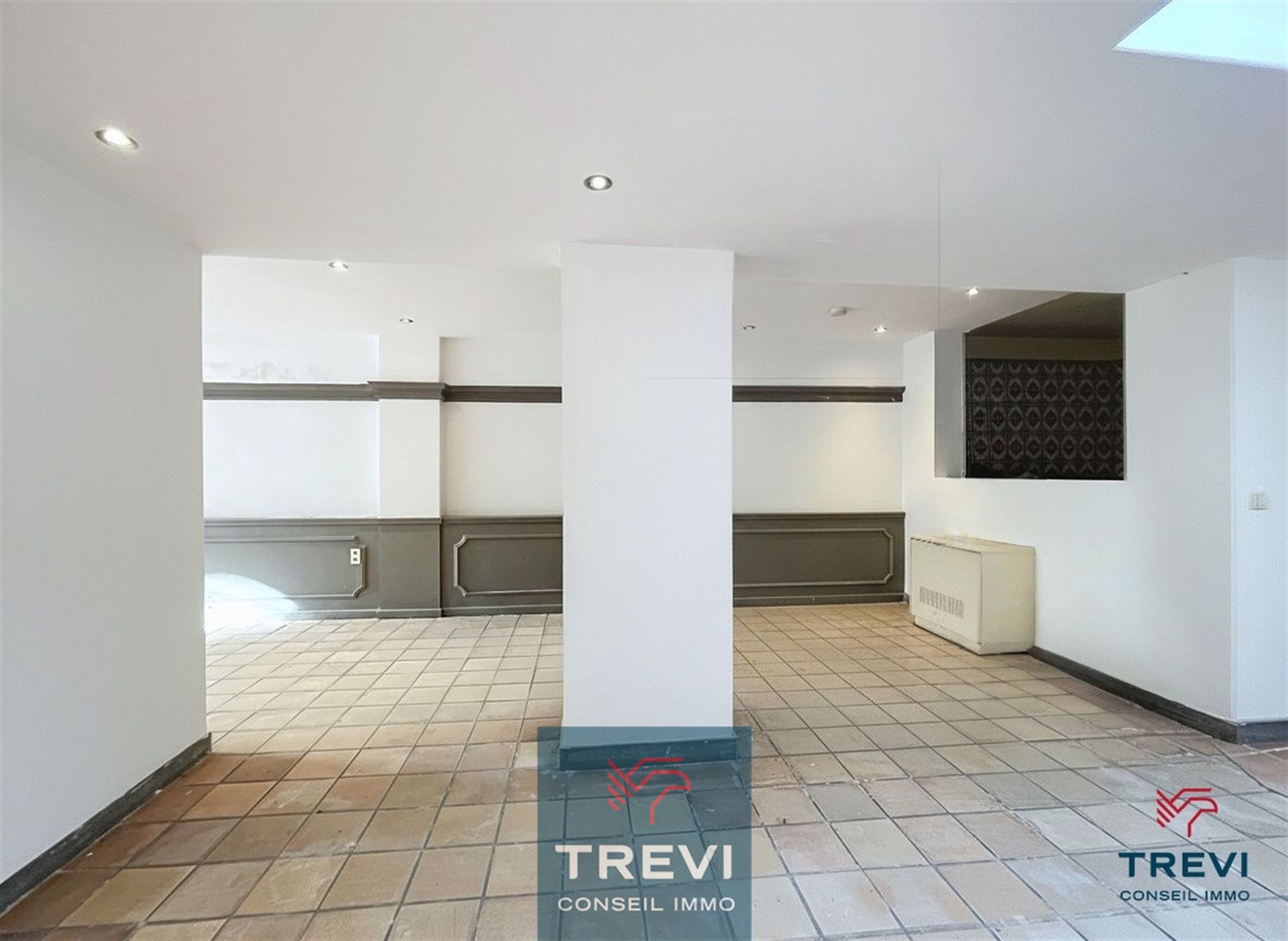 Belle maison de commerce avec logement(s) - photo 2