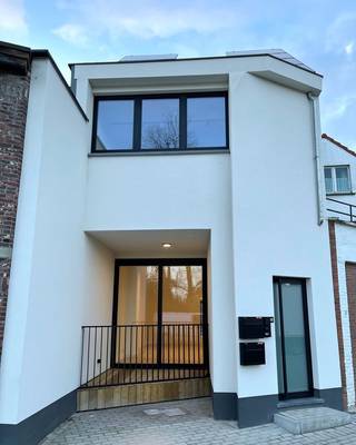 Ontdek dit modern en energiezuinig gelijkvloers appartement gelegen te Aarschot.Dit instapklare appartement biedt alles voor wie comfortabel en...