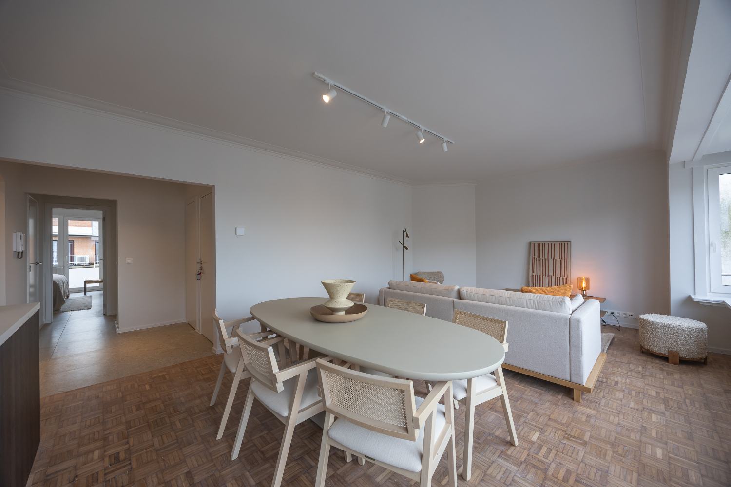 Gerenoveerd drie slaapkamer appartement met open zicht! - foto 4