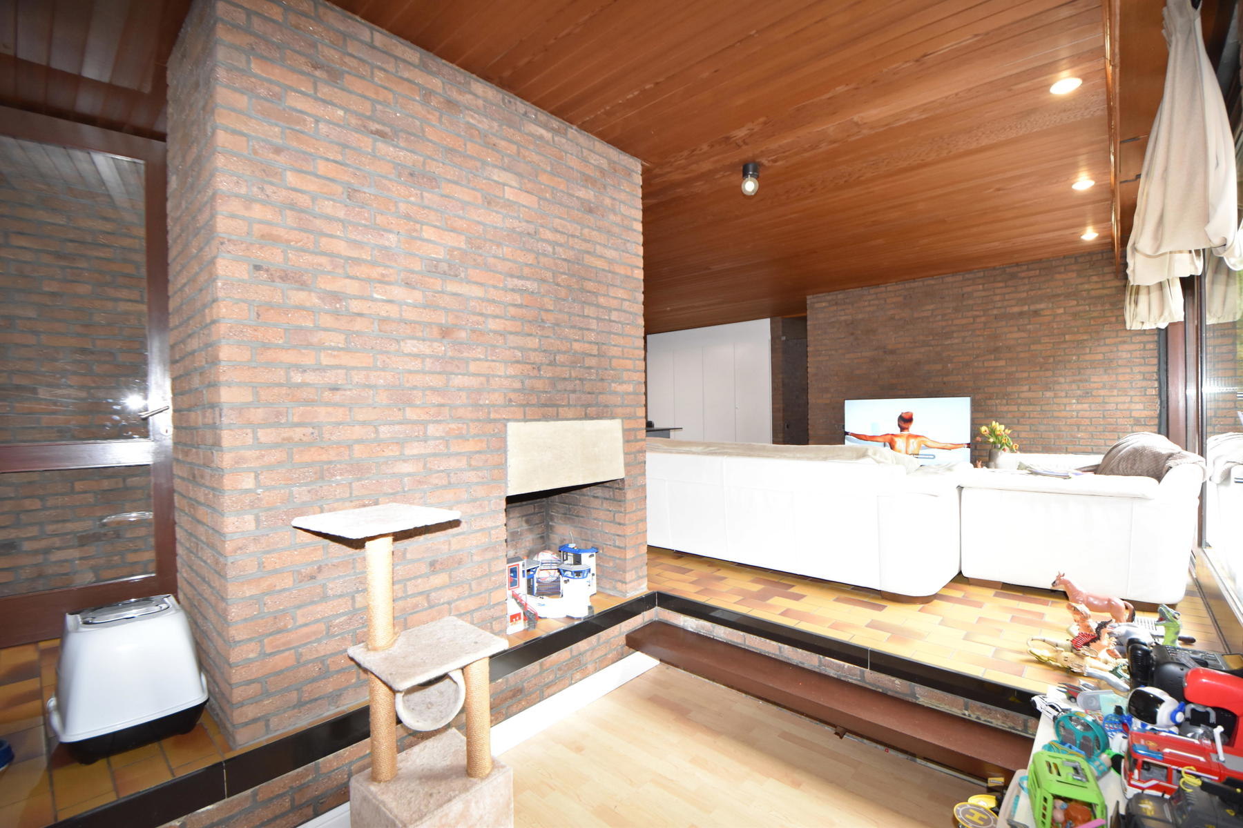 Gelijkvloerse woning met 3 slpk., garage & omheinde tuin - foto 5