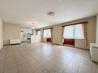 Te huur, goed onderhouden 2-slaapkamer appartement te OudenaardeMet zicht op Edelareberg en het glooiende landschap van de Vlaamse Ardennen vinden we...
