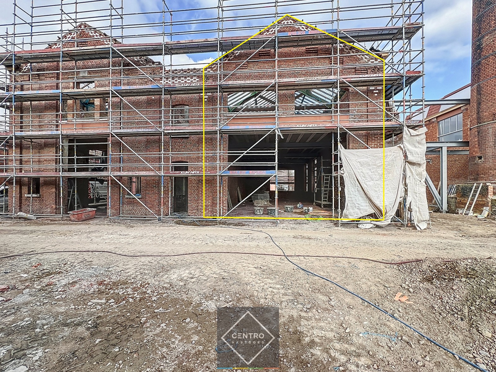 Kantoor en/of praktijkruimte (340m²) met karakter op TOP-locatie "WALLE" te Kortrijk. - foto 4
