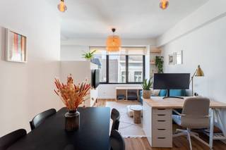 Compact & Comfortabel Wonen in Antwerpen-NoordGelegen in een levendige wijk van Antwerpen waar culturen samenkomen en koffiebars de stoep parfumeren,...