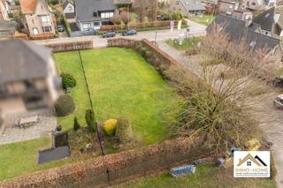 Bouwgrond voor een OB in het hart van het centrum van Lochristi ...het kan nog ...650 m2, bouwdiepte van 15 meter is mogelijk!! Prijs bedraagt 399...
