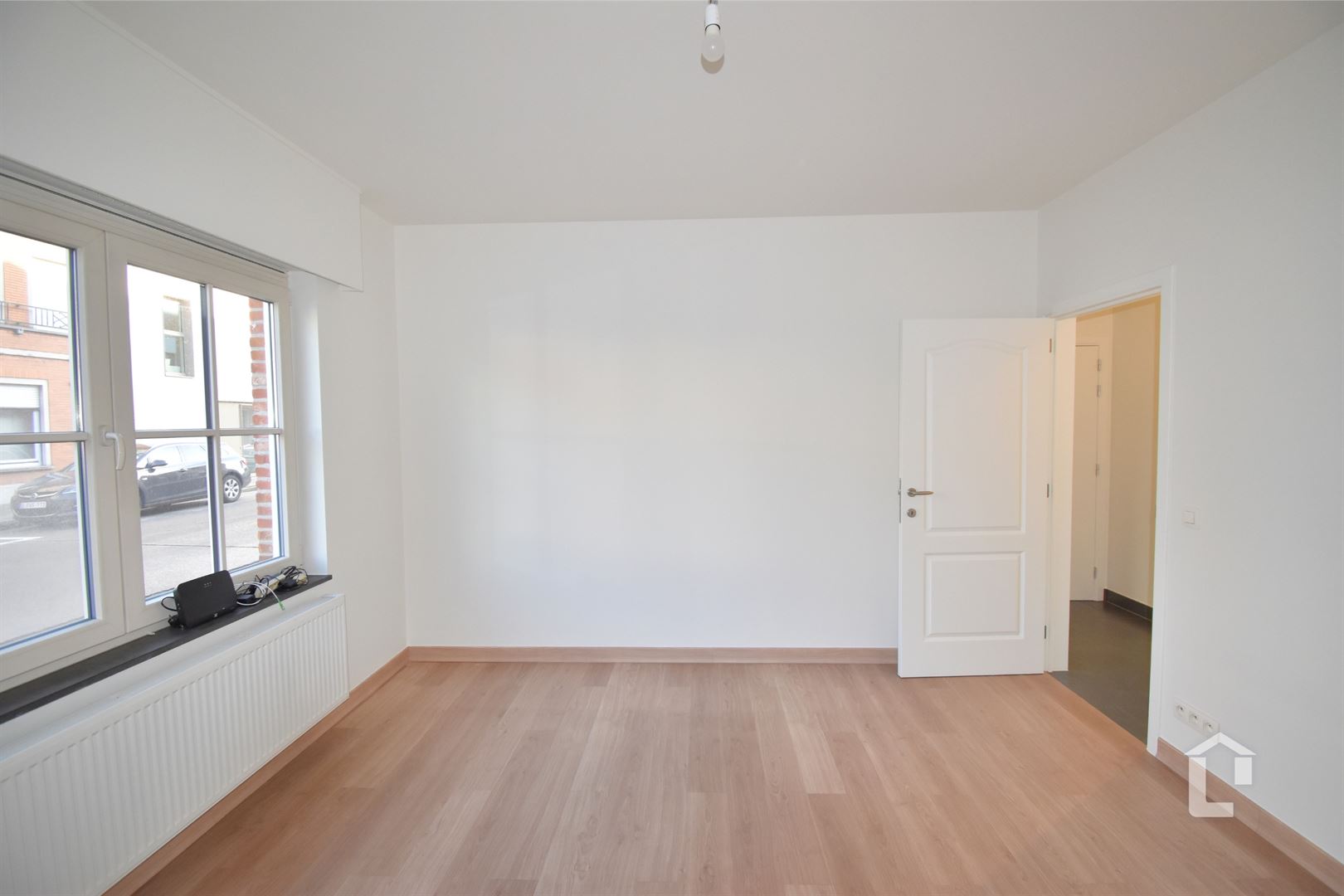 Ruim, recent gelijkvloers appartement in centrum Sint-Denijs-Westerm - foto 5