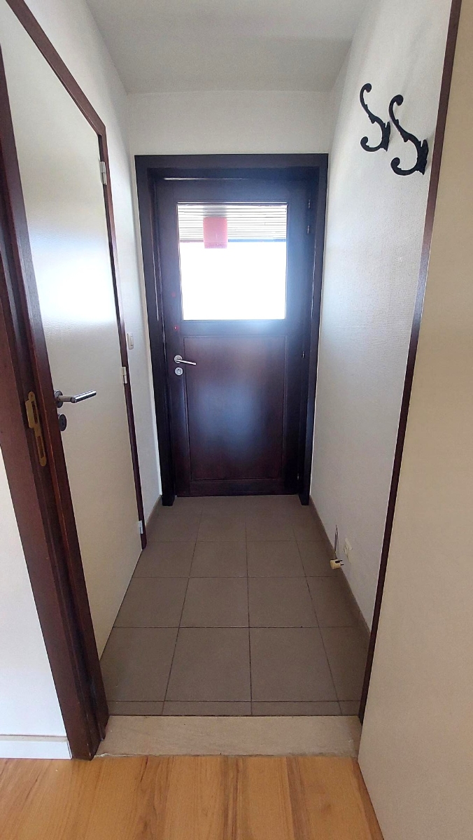 Instapklaar en ruim duplexappartement met 2 slaapkamers in Vuurtorenwijk – Oostende - photo 4